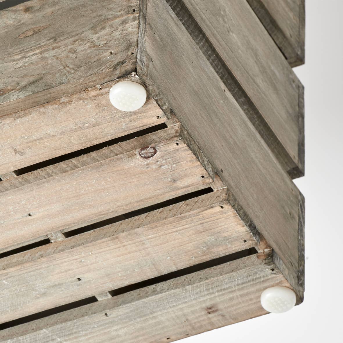 Sitztruhe m. Flascheneinteilung,