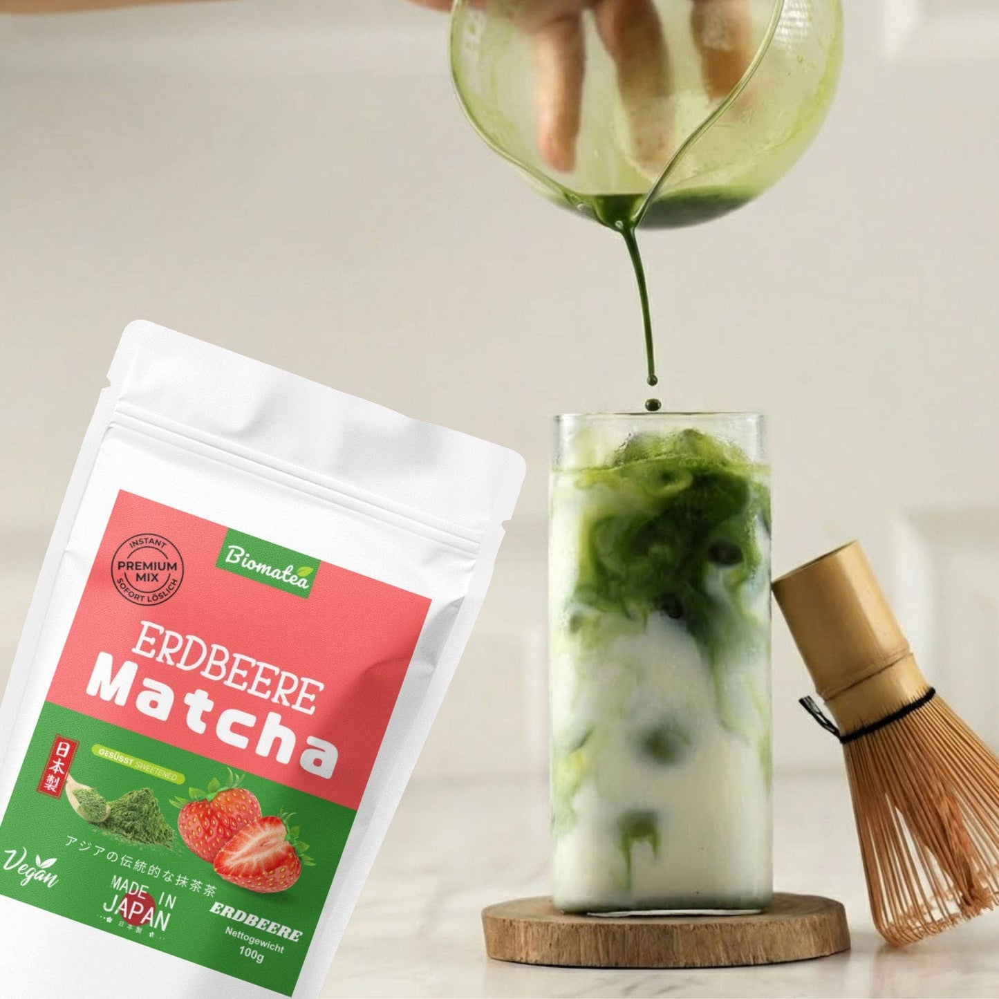 Japanischer Matcha Pulver mit Erdbeer, gesüßt – 100g – Sofort löslich in Wasser oder Milch, trinkfertig