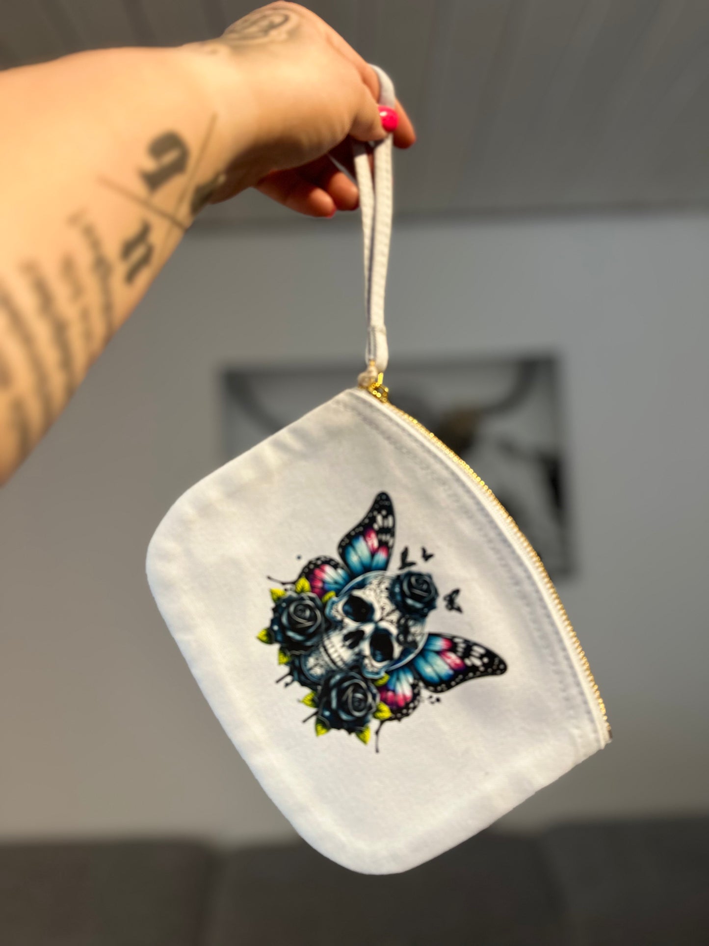 Canvatäschchen Klein hellblau *Butterfly Skull*